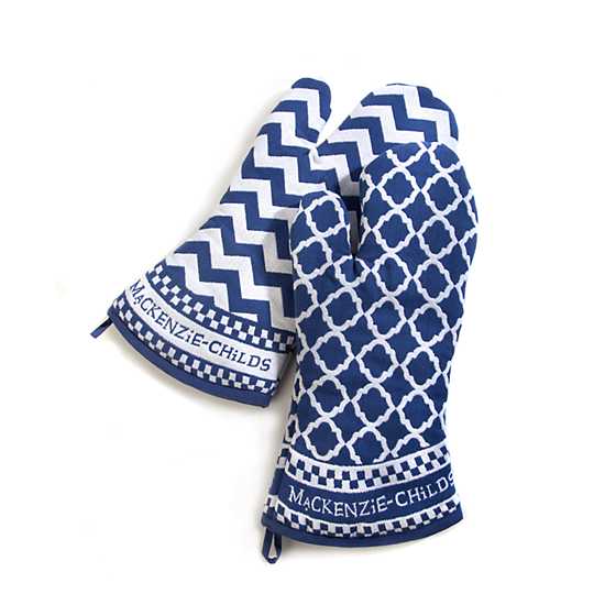 Blue & White Zig Zag Oven Mitts – Set of 2