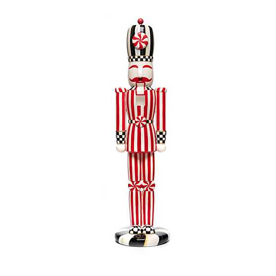 Checkmate Peppermint Nutcracker – Large