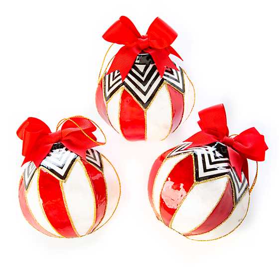 Checkmate Zig Zag Ornaments – Set of 3