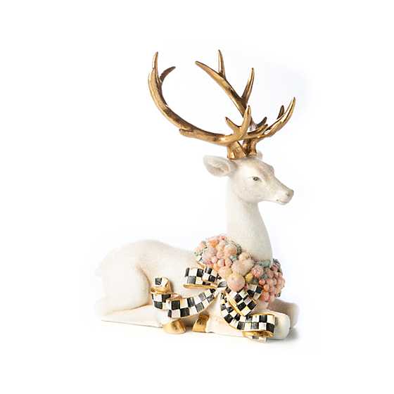 Della Robbia Sugared Deer – Sitting