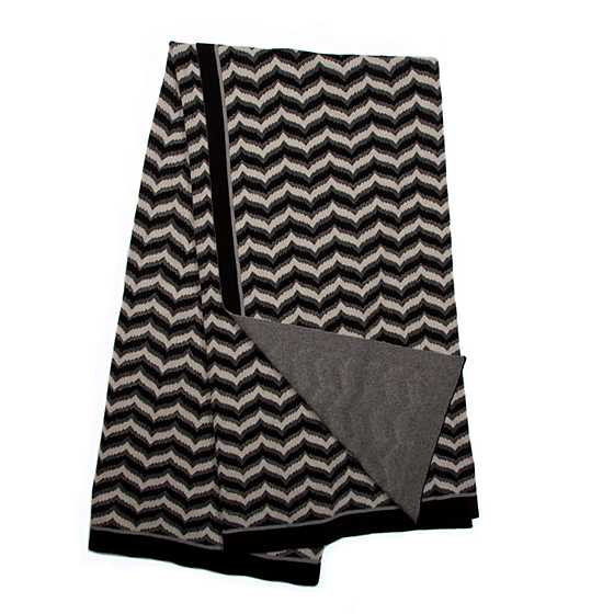 Flamestitch Throw – Black & Ivory