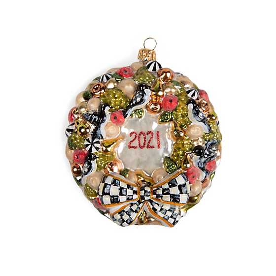 Glass Ornament – Della Robbia Dated Wreath